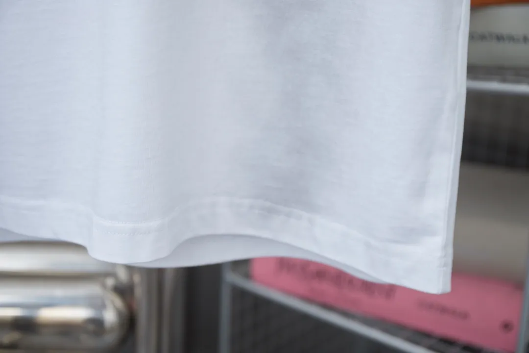 🅿️220 Chrome Hearte CH 25SS early spring new model, hot diamond short sleeves, light luxury, a must-have item for daily commuting for men and women, correct version, welcome to compare, detailed features · 280 grams of 100% pure cotton double yarn jersey fabric · Special thickened 32 pieces of double-strand 1X1 thread in the same vat · Imported Australian matte pearlescent diamonds. Ready-made garments are dyed, and then faded and fried snowflakes are used. Then wash to make it look old. General washing will improve the effect · Double-needle stitching across seams · Original main mark, washed tag, branded moisture-proof paper packaging Color: Black/White/Orange Size: S/M/L/XL